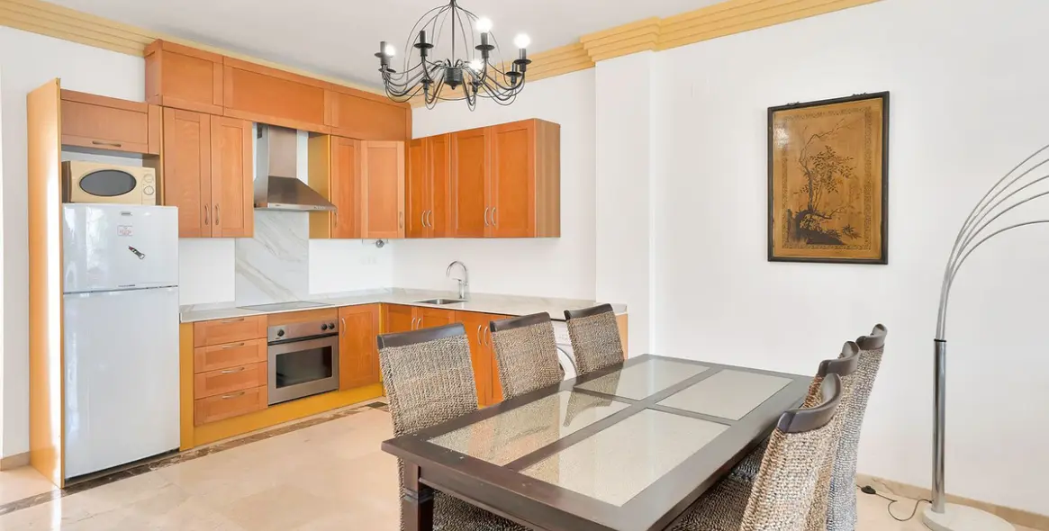 Sale of ground floor apartment in Nueva Andalucía 5