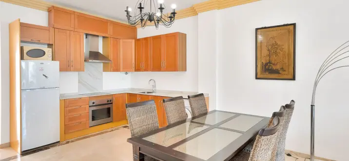 Venta de apartamento en planta baja en Nueva Andalucía 4