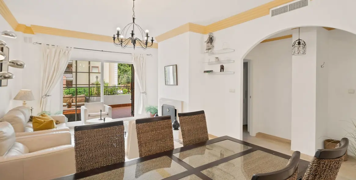 Sale of ground floor apartment in Nueva Andalucía 12