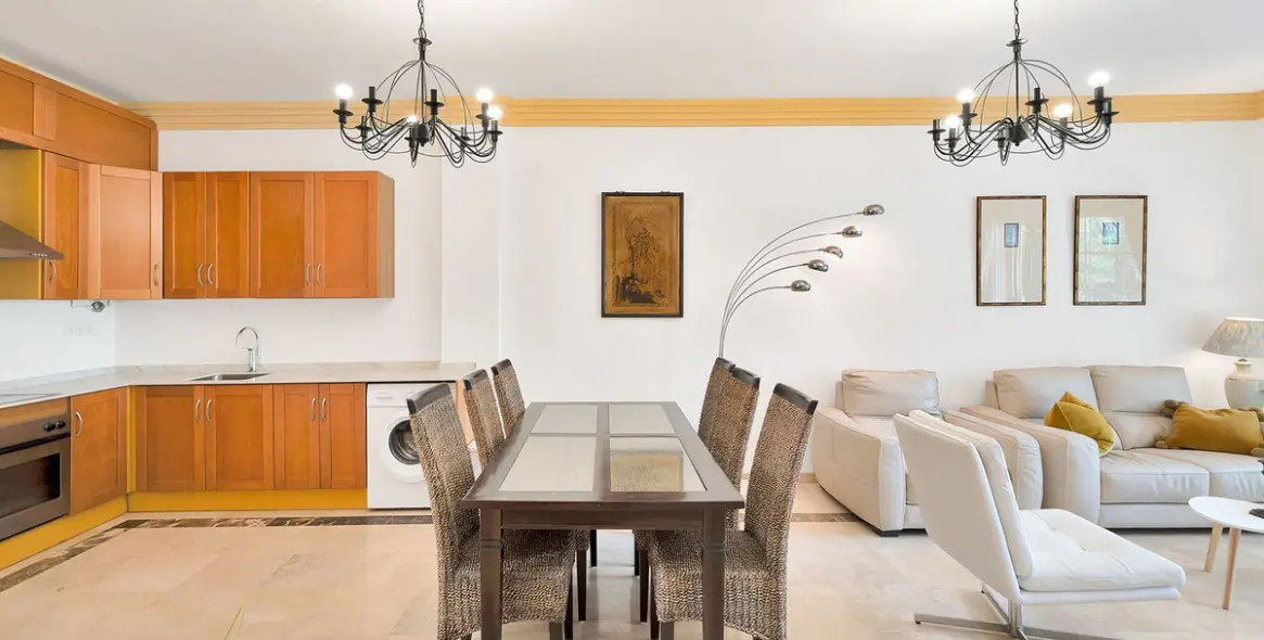 Sale of ground floor apartment in Nueva Andalucía 14