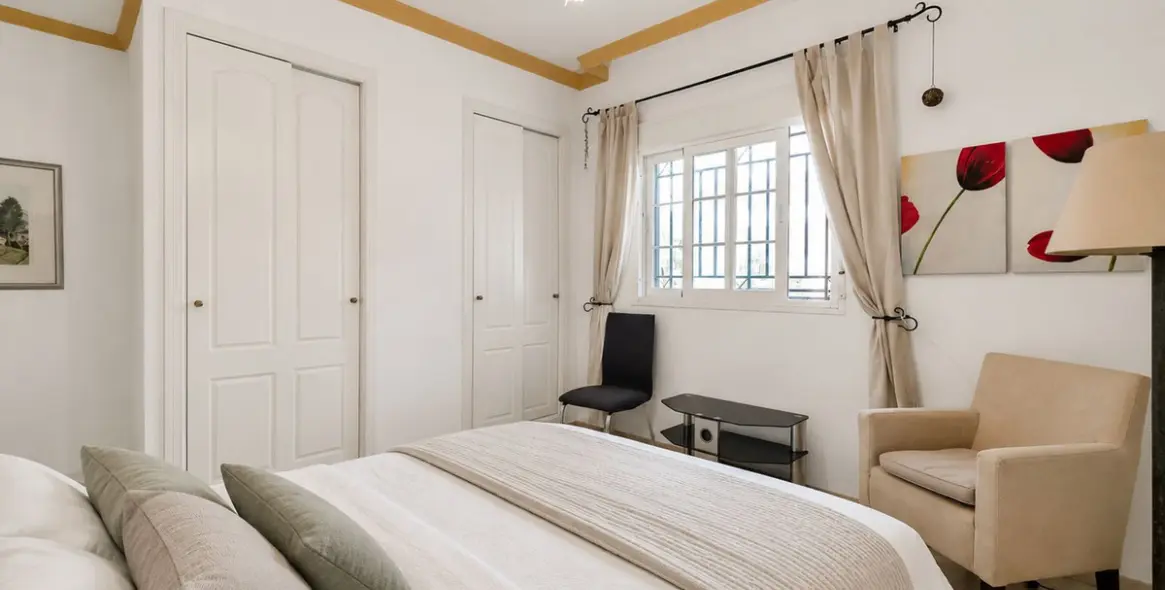 Sale of ground floor apartment in Nueva Andalucía 16