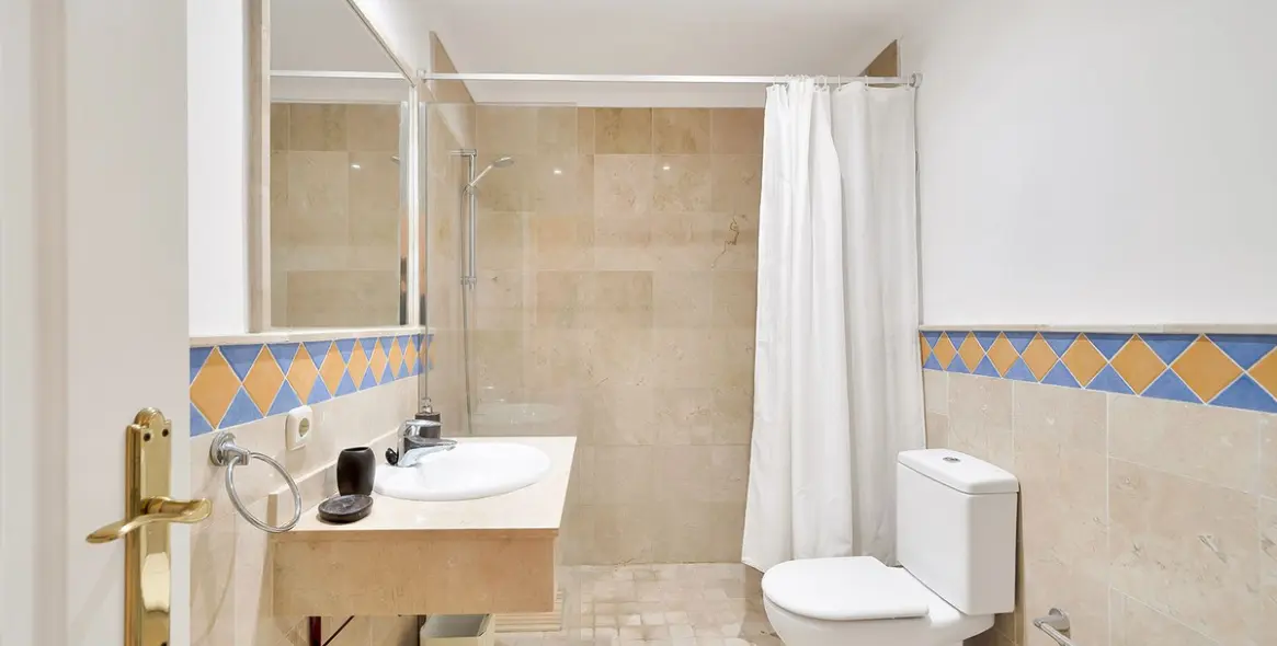 Sale of ground floor apartment in Nueva Andalucía 24
