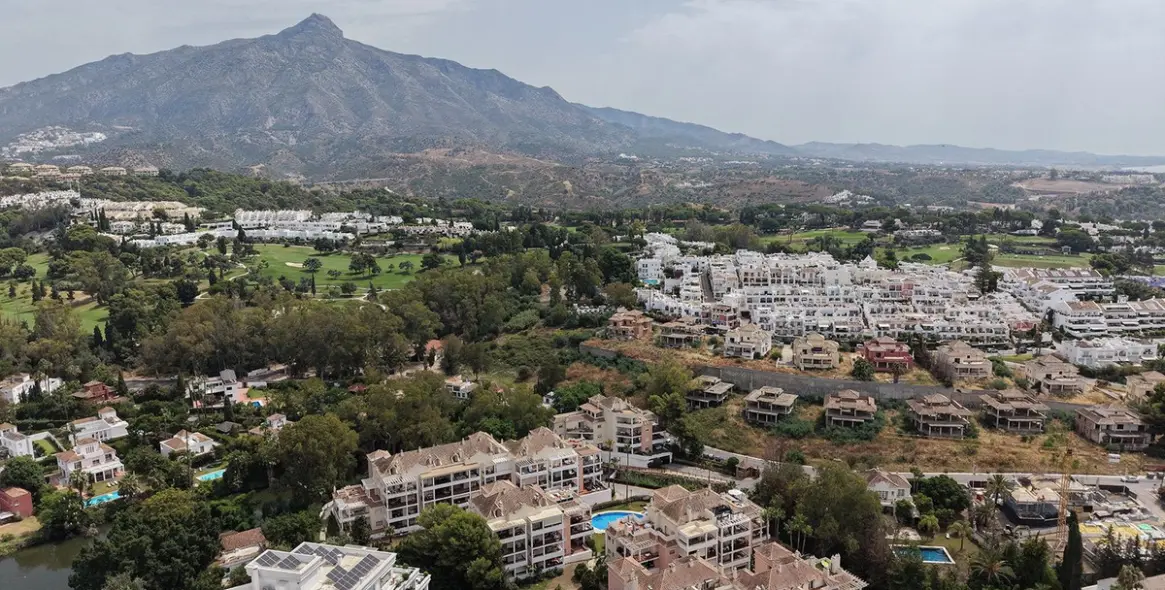 Sale of ground floor apartment in Nueva Andalucía 25