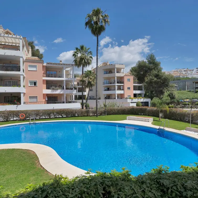 Venta de apartamento en planta baja en Nueva Andalucía