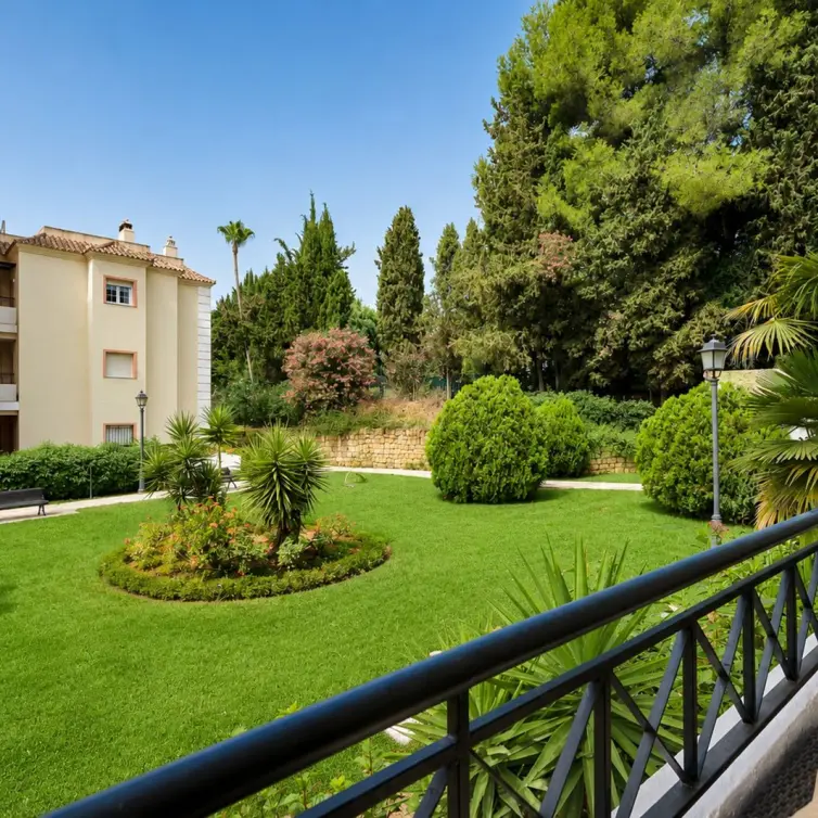 Venta de apartamento en planta baja en Nueva Andalucía