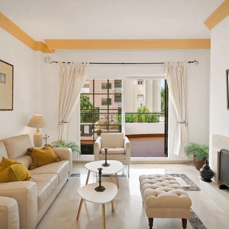 Venta de apartamento en planta baja en Nueva Andalucía