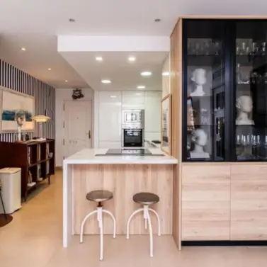 Venta de apartamento en planta media en Marbella