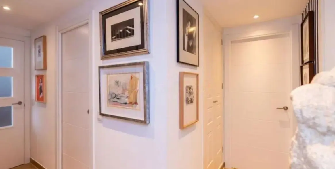 Sale of middle floor apartment in Marbella 12