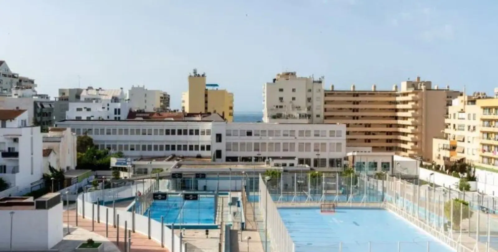 Sale of middle floor apartment in Marbella 1