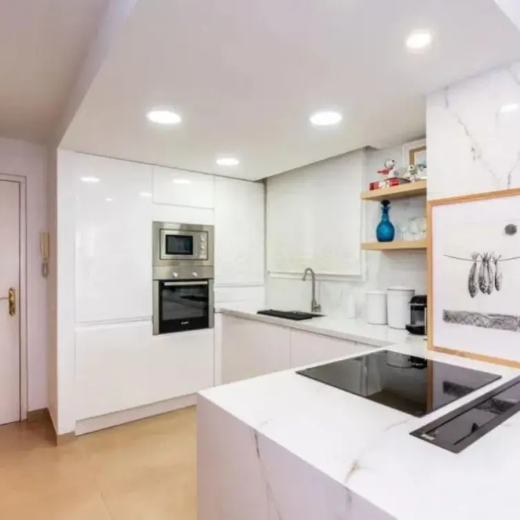Sale of middle floor apartment in Marbella