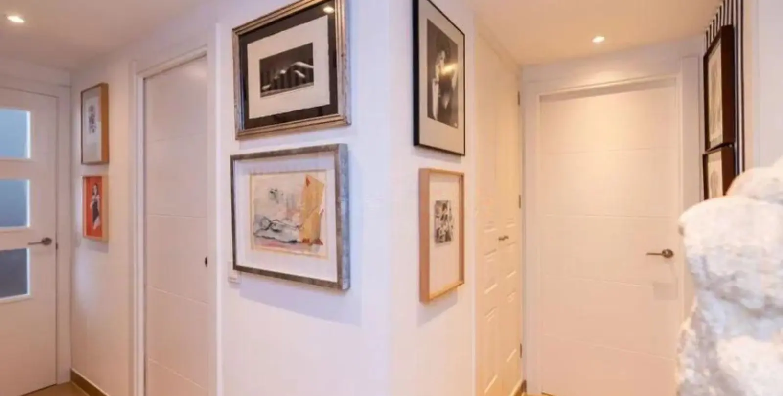 Sale of middle floor apartment in Marbella 12