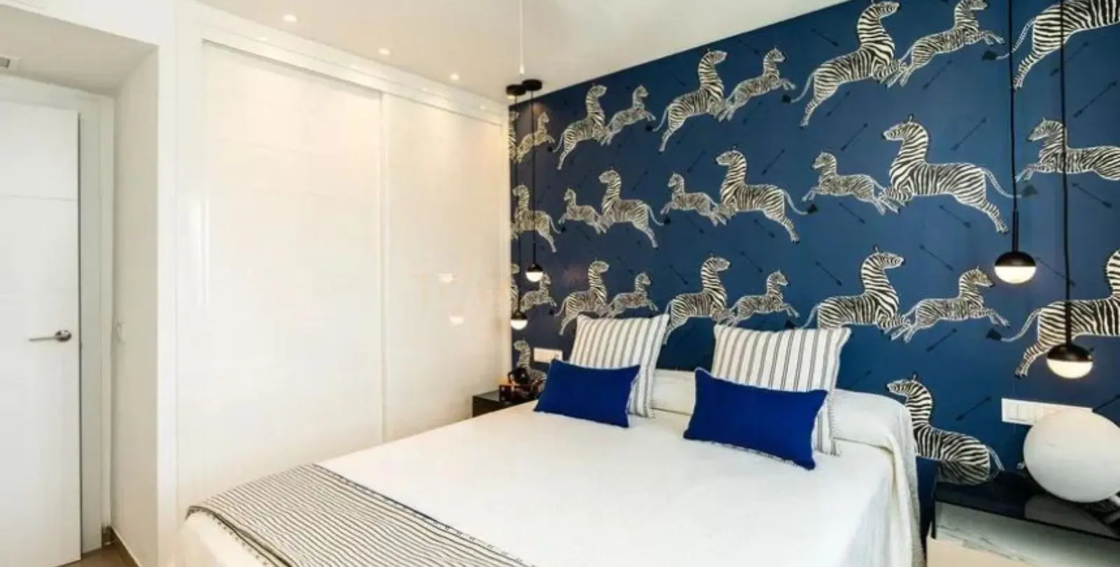 Sale of middle floor apartment in Marbella 13