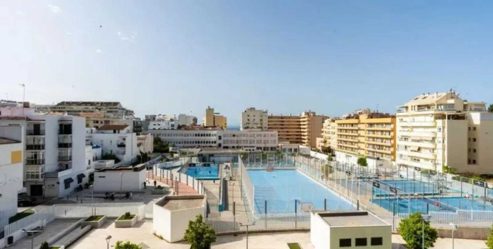 Sale of middle floor apartment in Marbella 18