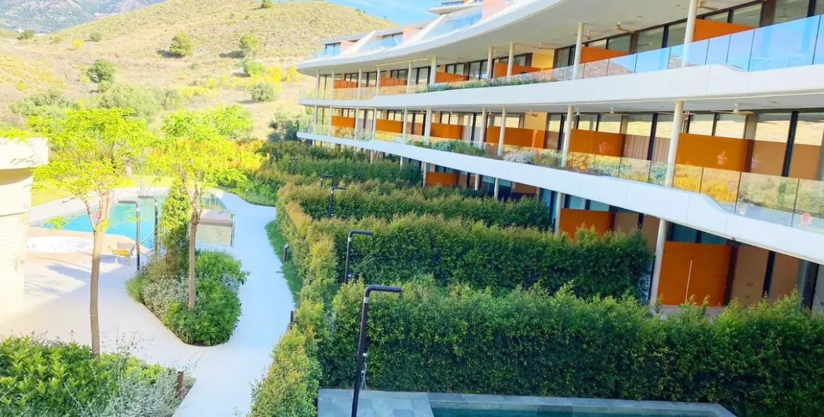 Venta de apartamento en planta media en Higueron 1