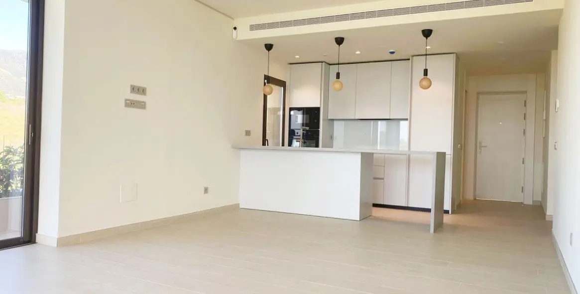 Venta de apartamento en planta media en Higueron 6