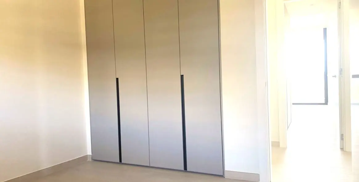 Venta de apartamento en planta media en Higueron 14