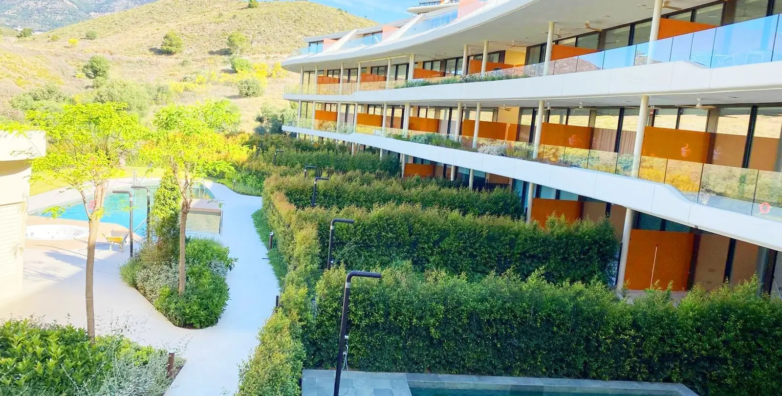 Venta de apartamento en planta media en Higueron 1