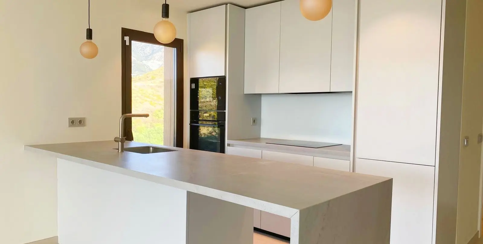 Venta de apartamento en planta media en Higueron 4