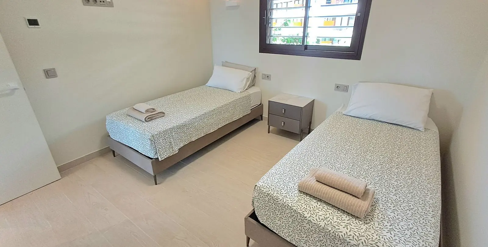 Sale of middle floor apartment in Higueron 19