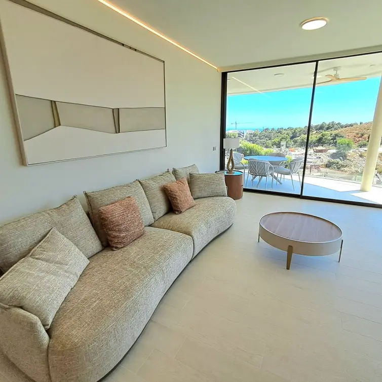 Venta de apartamento en planta media en Higueron