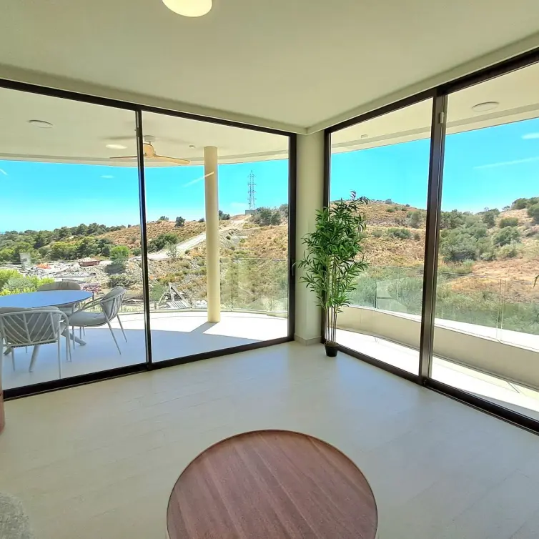 Venta de apartamento en planta media en Higueron
