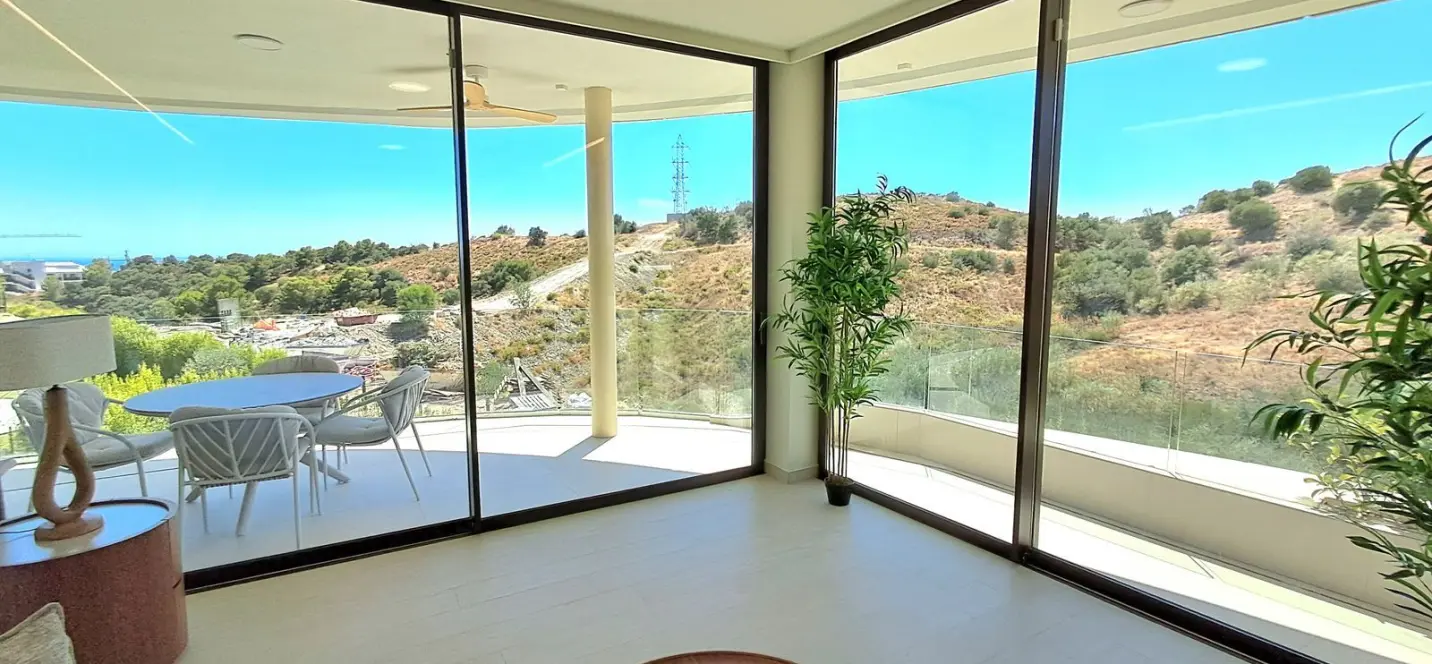 Venta de apartamento en planta media en Higueron 4