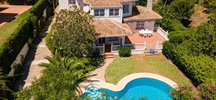 Venta de villa independiente en Calahonda 2