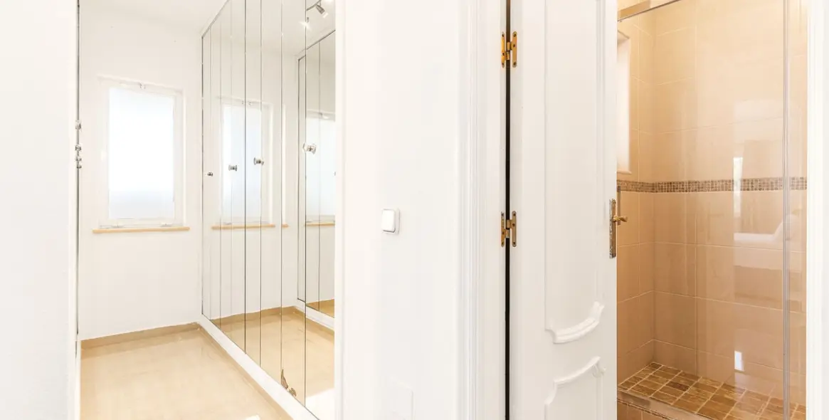 Venta de villa independiente en Calahonda 31