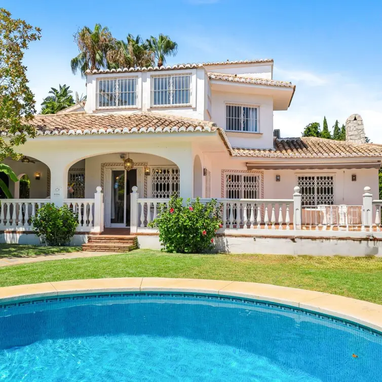 Sale of detached villa in Calahonda