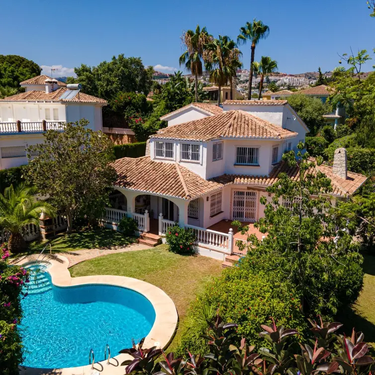 Sale of detached villa in Calahonda