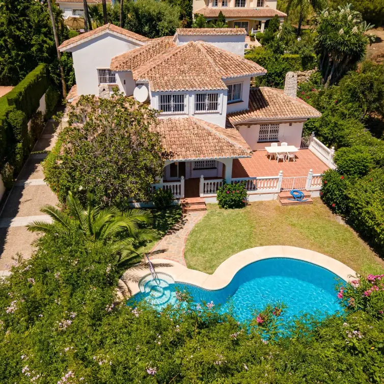 Sale of detached villa in Calahonda