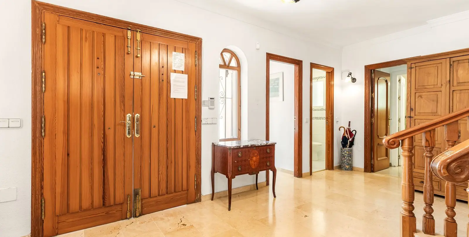 Sale of detached villa in Calahonda 5