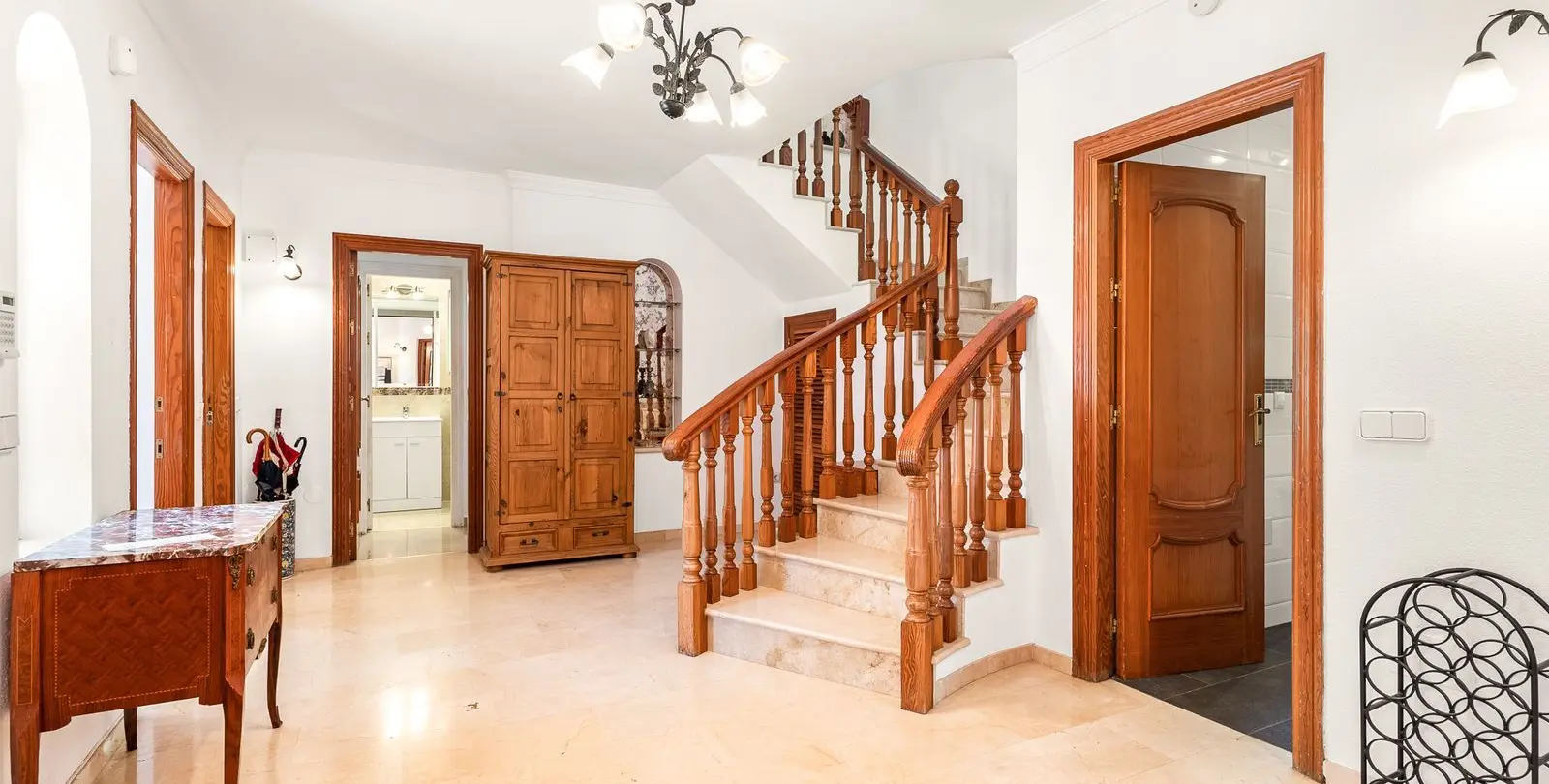 Sale of detached villa in Calahonda 6