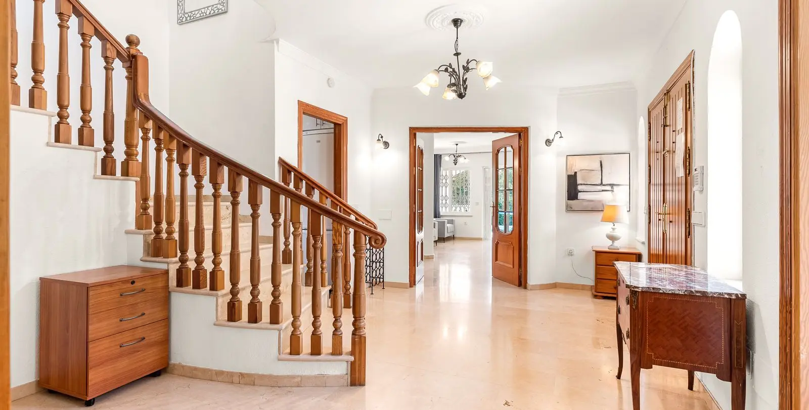 Sale of detached villa in Calahonda 7