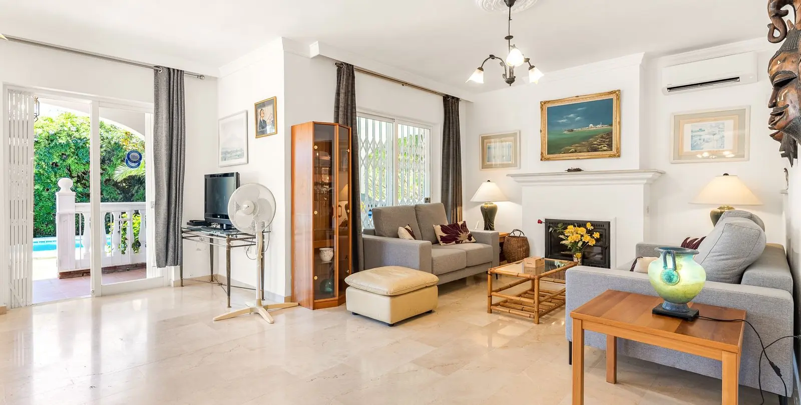 Sale of detached villa in Calahonda 8