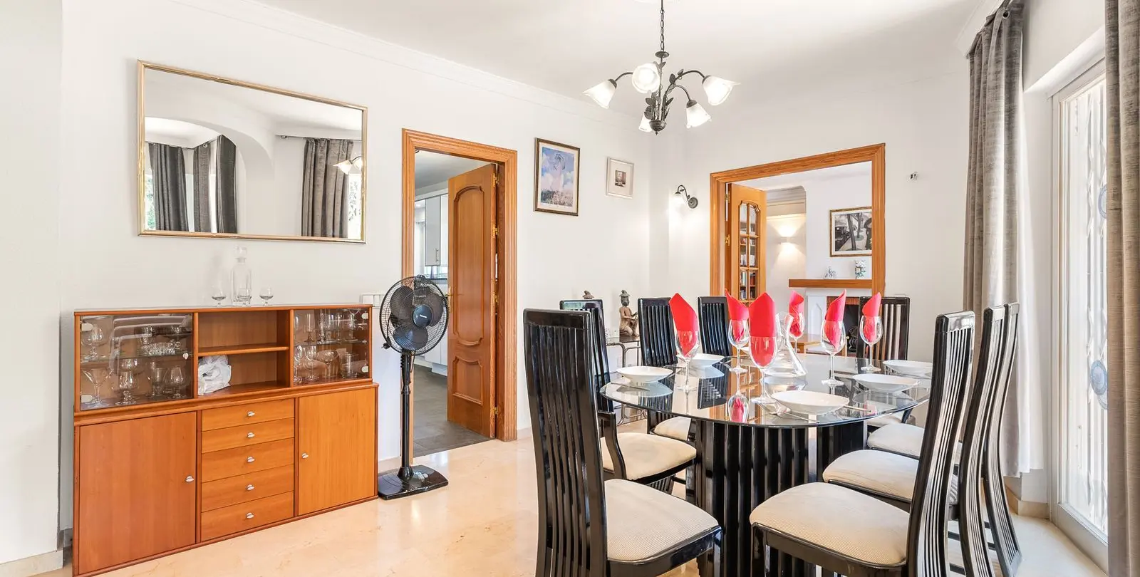 Sale of detached villa in Calahonda 12