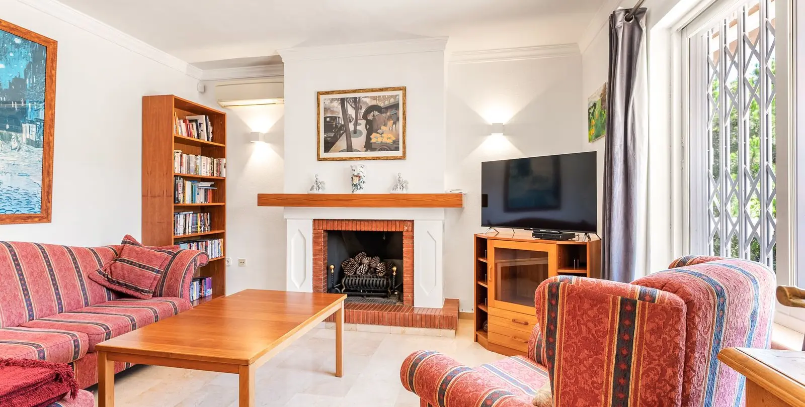 Sale of detached villa in Calahonda 14