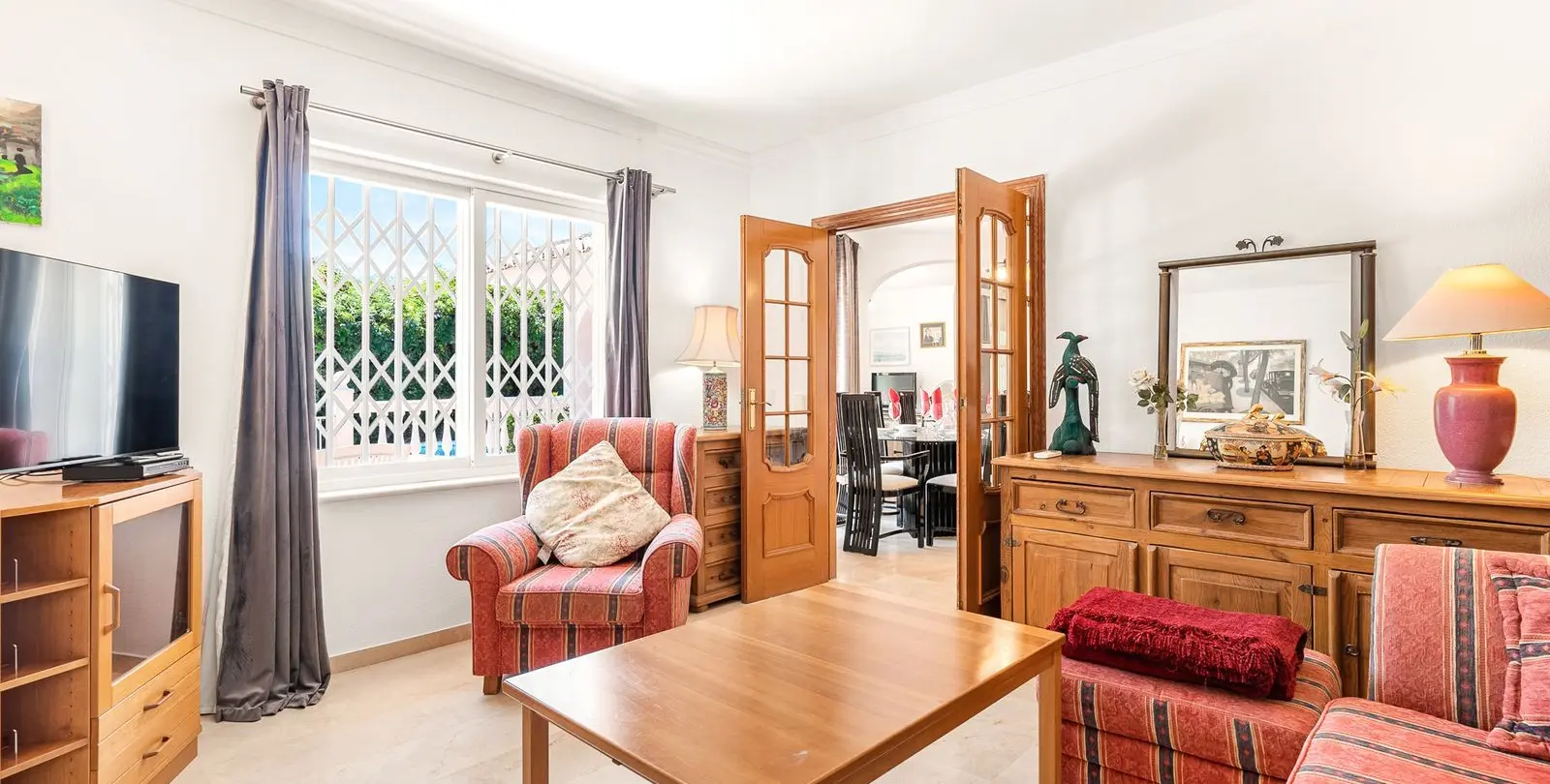 Sale of detached villa in Calahonda 15
