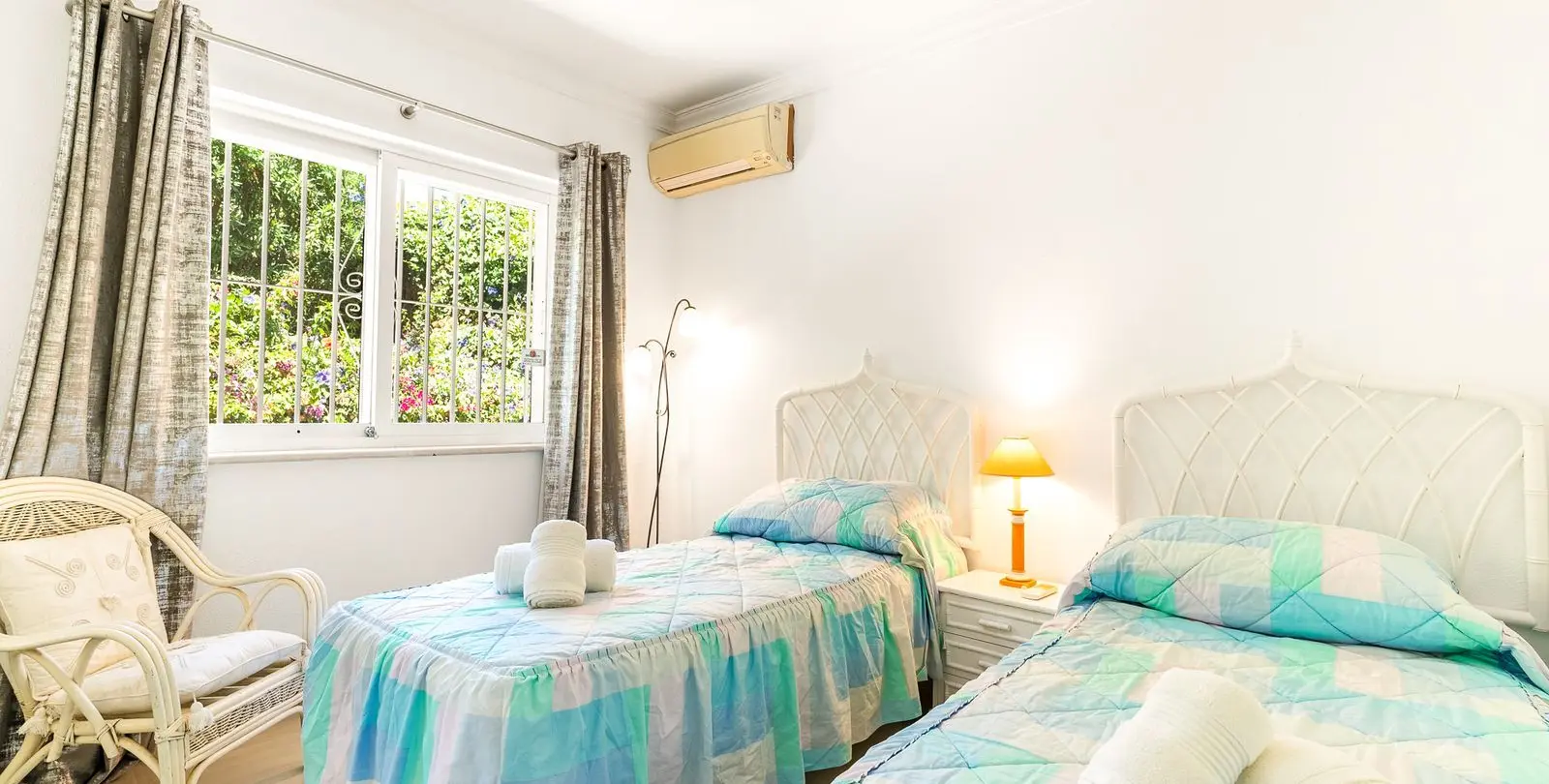 Sale of detached villa in Calahonda 20