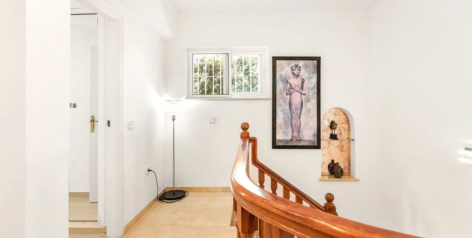 Sale of detached villa in Calahonda 27