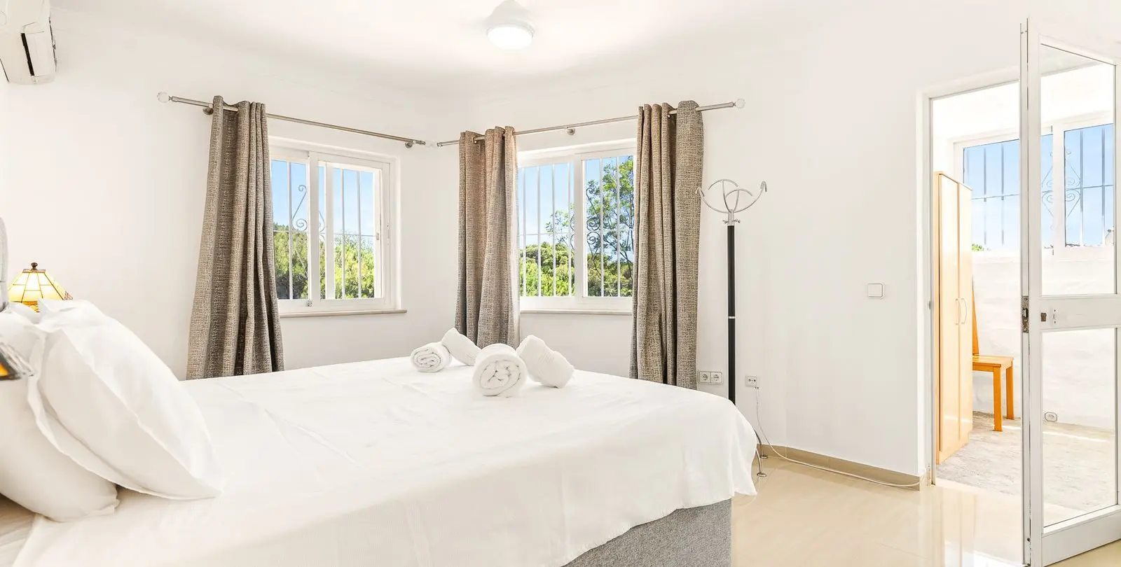 Sale of detached villa in Calahonda 28