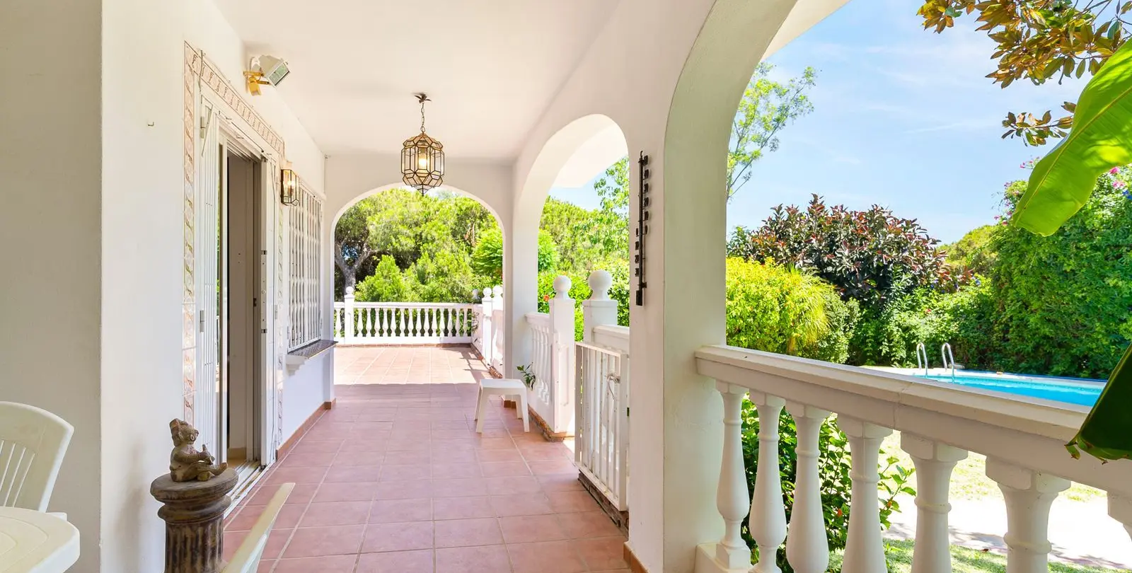 Sale of detached villa in Calahonda 43