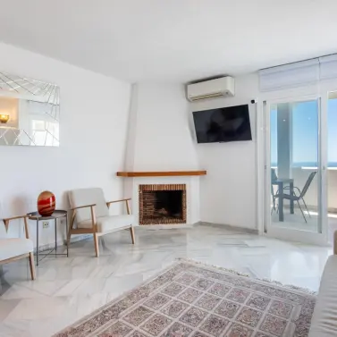 Venta de apartamento en planta media en Calahonda