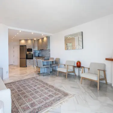Venta de apartamento en planta media en Calahonda