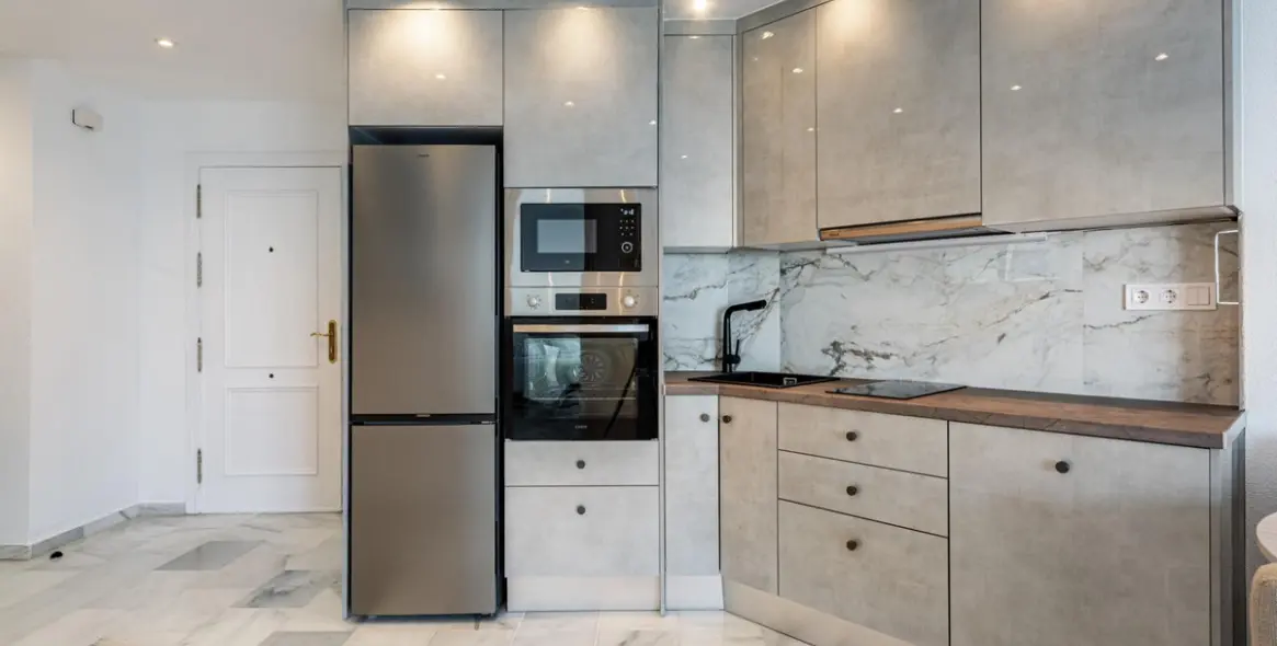 Venta de apartamento en planta media en Calahonda 9