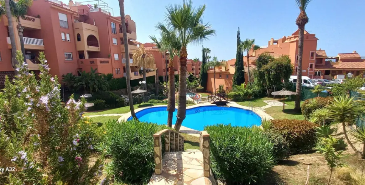 Venta de apartamento en planta baja en Reserva de Marbella 2