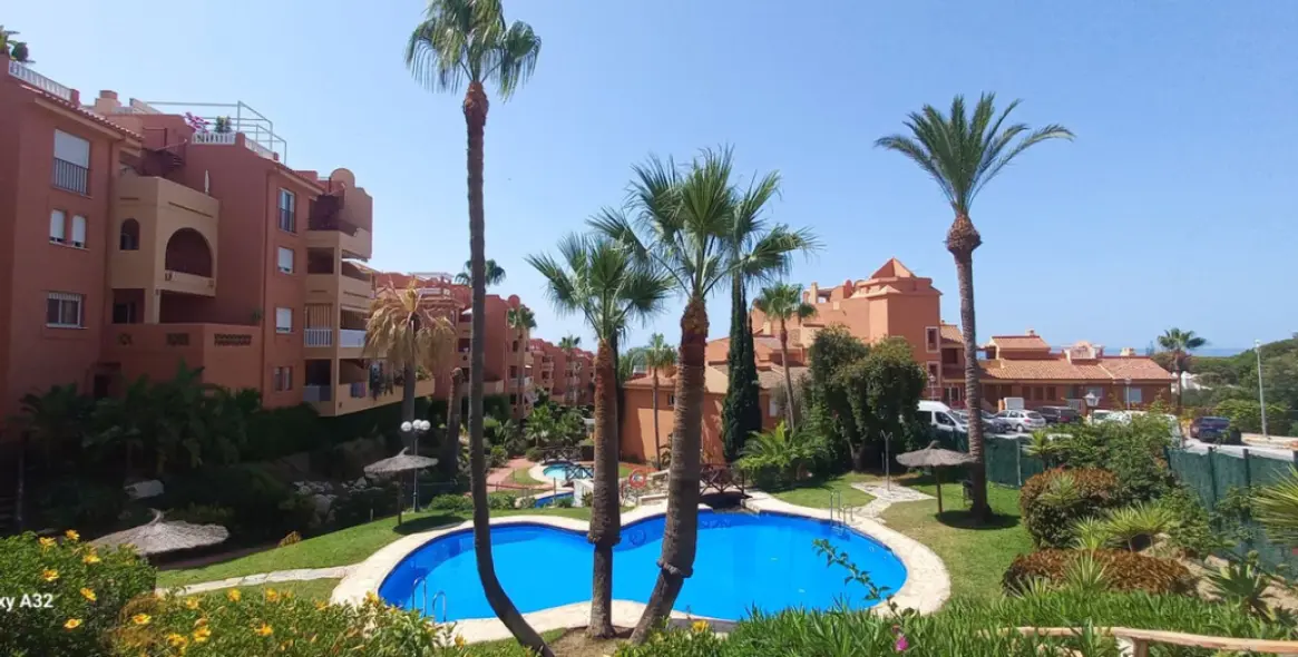 Venta de apartamento en planta baja en Reserva de Marbella 5