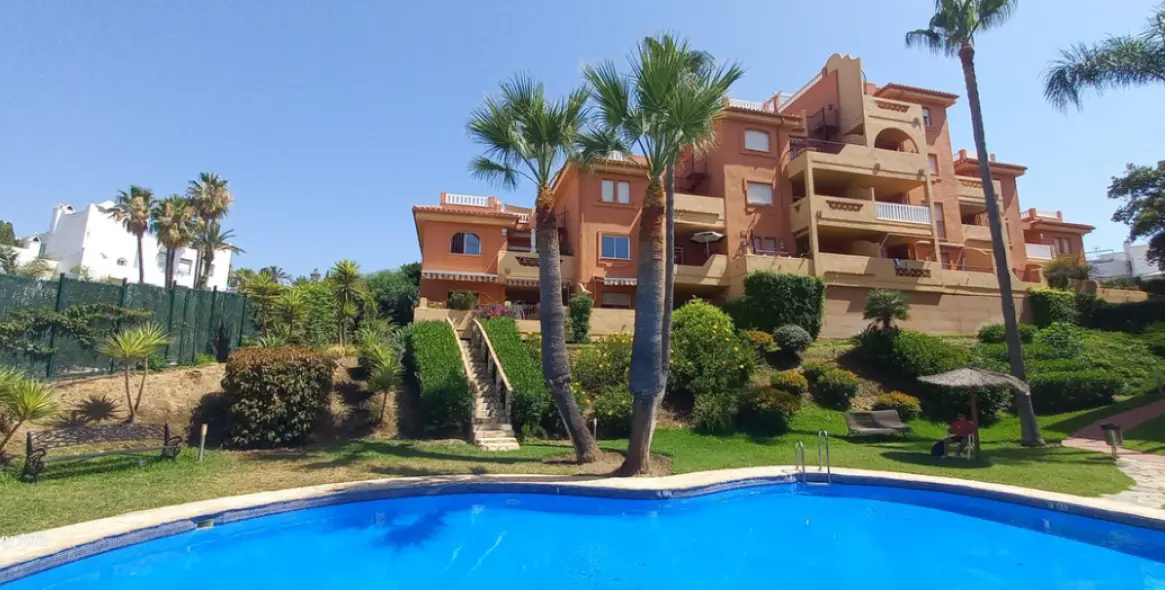 Venta de apartamento en planta baja en Reserva de Marbella 6