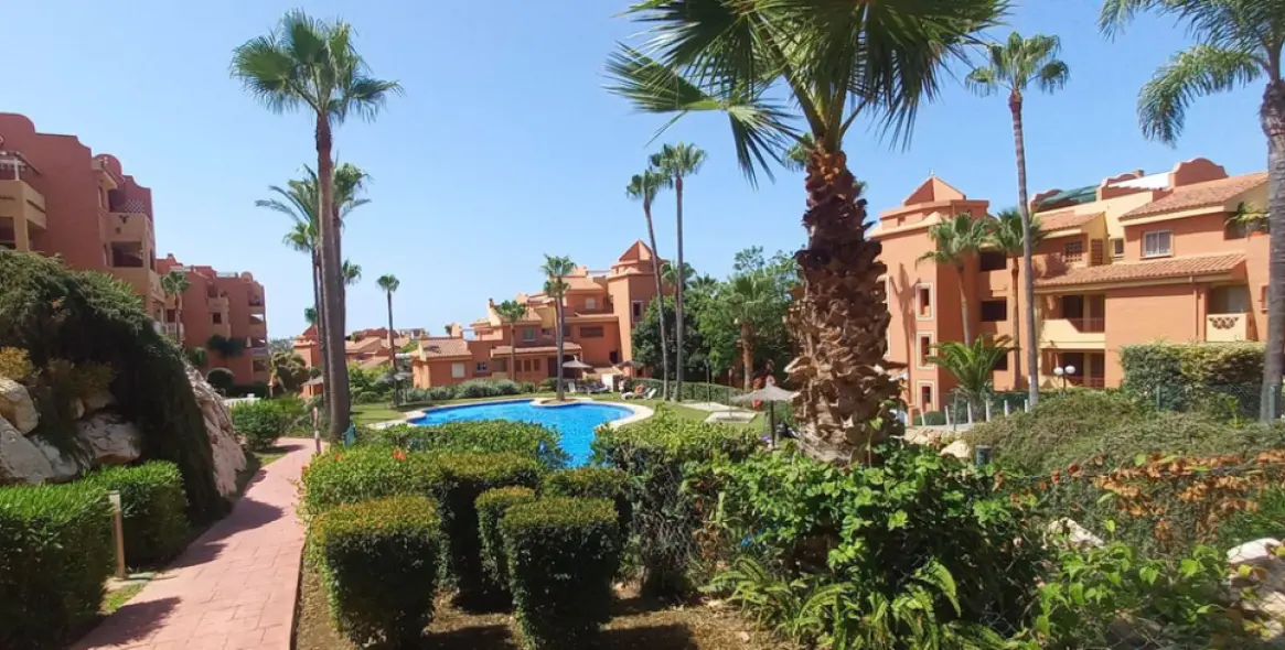 Venta de apartamento en planta baja en Reserva de Marbella 9