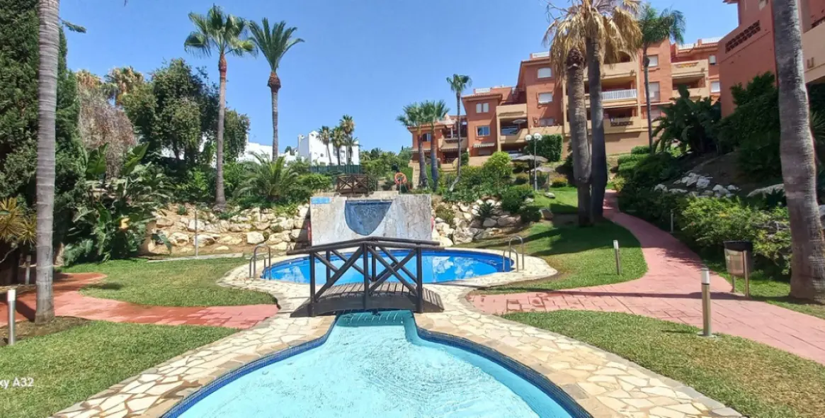Venta de apartamento en planta baja en Reserva de Marbella 10